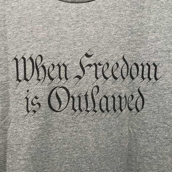 Grunt Style When Freedom Is Outlawed Men’s Size Medium Short Sleeve T-Shirt - Picture 2 of 6